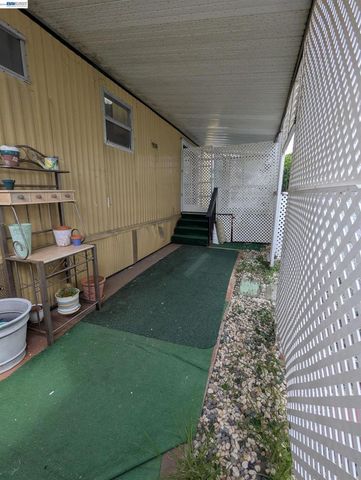 3913 Castro Valley Blvd., Castro Valley, CA 94546