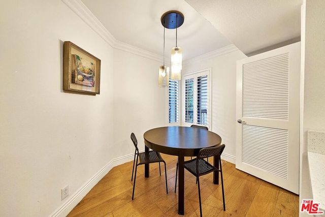 835 S Lucerne Boulevard 205, Los Angeles, CA 90005