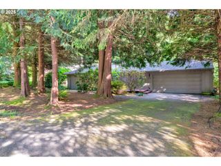 178 Sw THE PINES Dr, Depoe Bay, OR 97341
