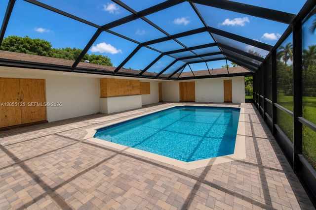 16842 SW 86th Ave, Palmetto Bay, FL 33157
