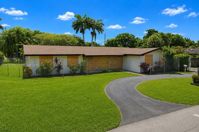 16842 SW 86th Ave, Palmetto Bay, FL 33157