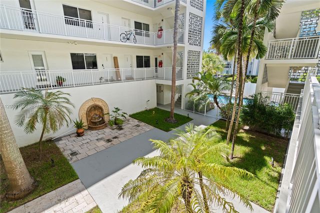 10001 W Bay Harbor Dr 202, Bay Harbor Islands, FL 33154