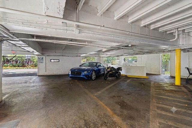 10001 W Bay Harbor Dr 202, Bay Harbor Islands, FL 33154