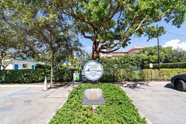 10001 W Bay Harbor Dr 202, Bay Harbor Islands, FL 33154