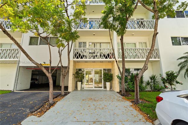 10001 W Bay Harbor Dr 202, Bay Harbor Islands, FL 33154