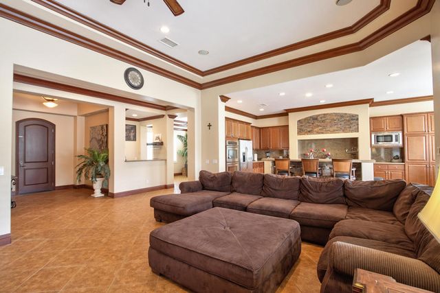 153 Merano Way, Palm Desert, CA 92211