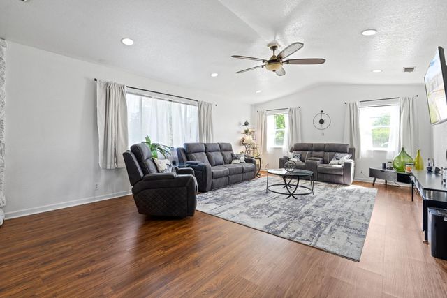 3525 E Forest Lake Rd, Acampo, CA 95220