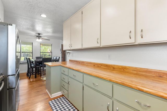 3525 E Forest Lake Rd, Acampo, CA 95220