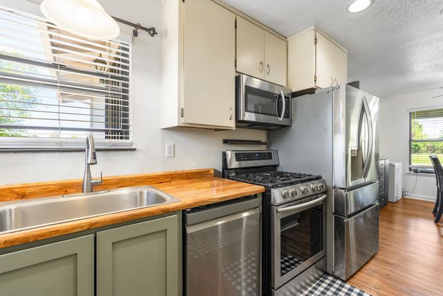 3525 E Forest Lake Rd, Acampo, CA 95220