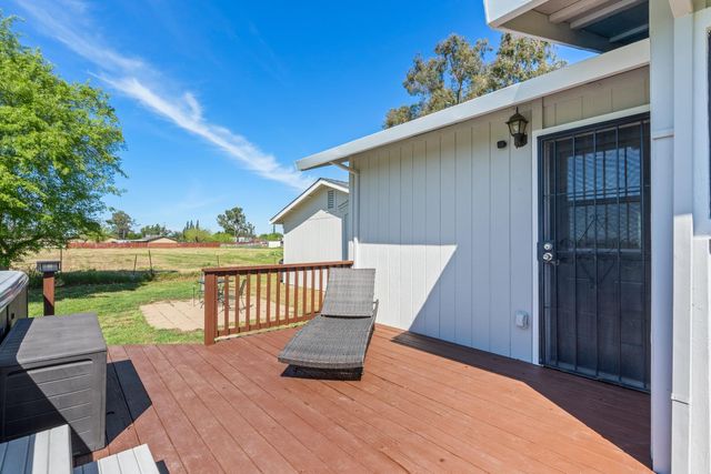 3525 E Forest Lake Rd, Acampo, CA 95220