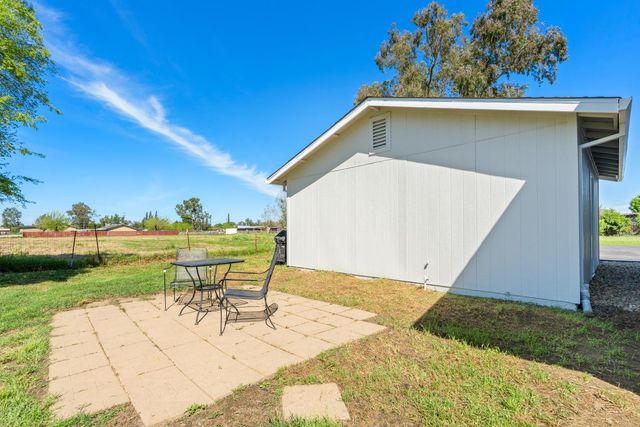 3525 E Forest Lake Rd, Acampo, CA 95220