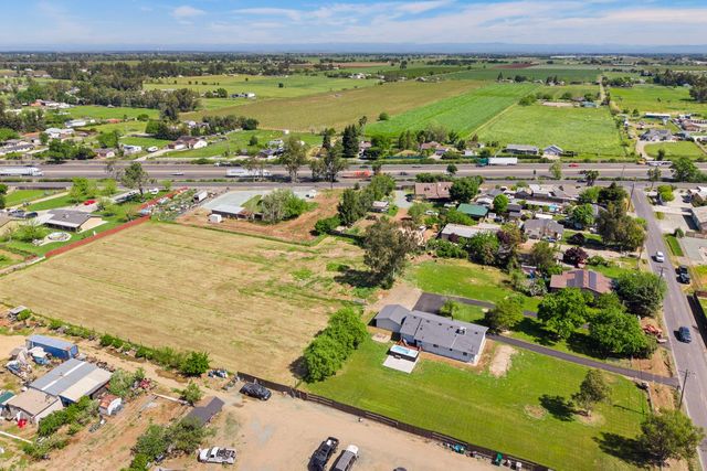 3525 E Forest Lake Rd, Acampo, CA 95220