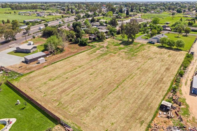 3525 E Forest Lake Rd, Acampo, CA 95220