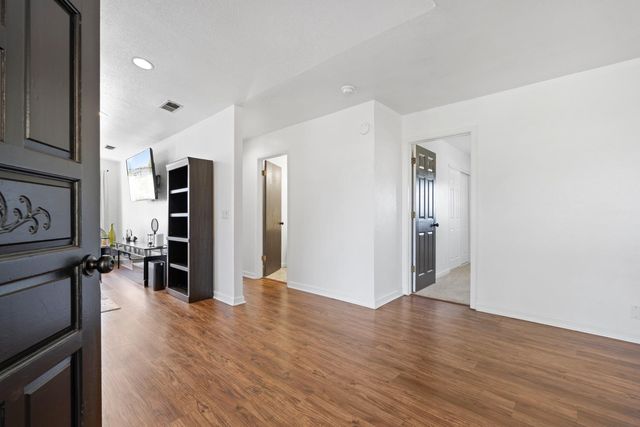 3525 E Forest Lake Rd, Acampo, CA 95220