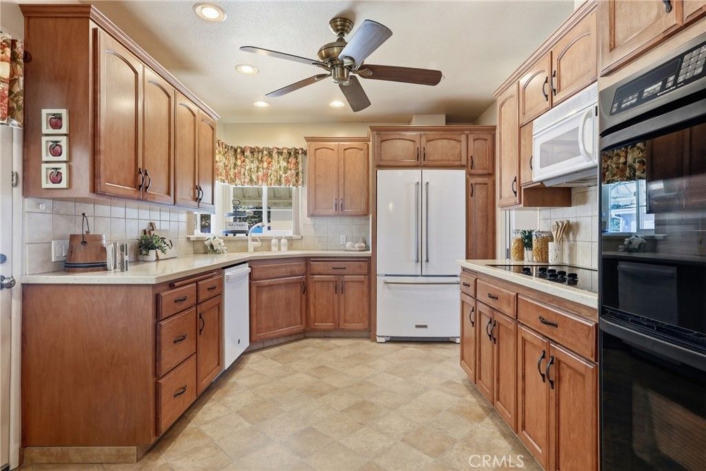 Image 12 of property listing at 955 W G Street, Ontario, CA 91762