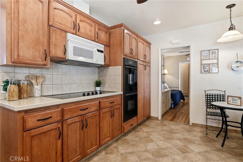 Image 14 of property listing at 955 W G Street, Ontario, CA 91762