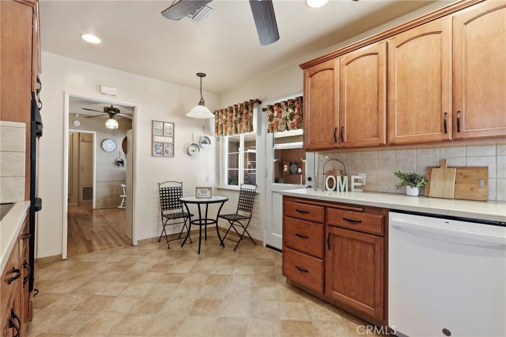 Image 15 of property listing at 955 W G Street, Ontario, CA 91762