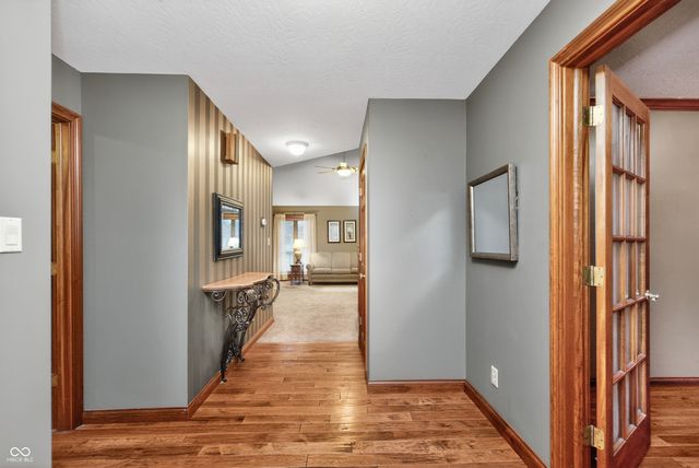 514 Greenland Lane, Yorktown, IN 47396