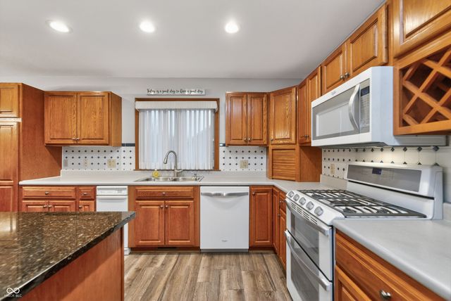 514 Greenland Lane, Yorktown, IN 47396