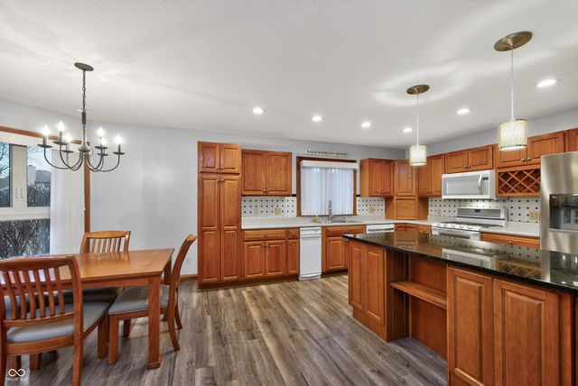 514 Greenland Lane, Yorktown, IN 47396