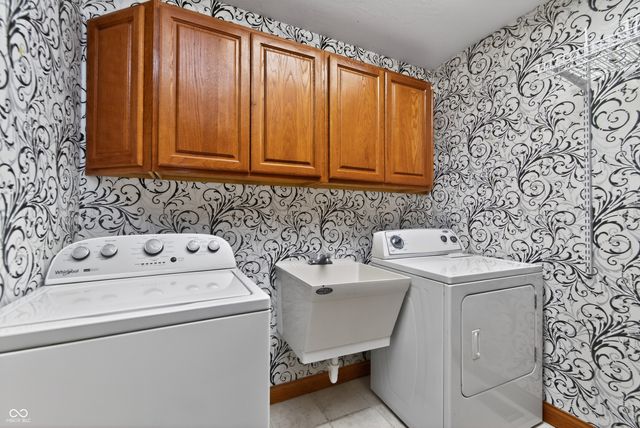 514 Greenland Lane, Yorktown, IN 47396