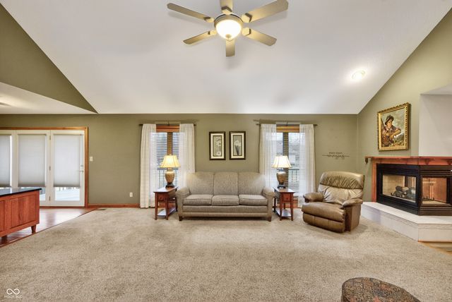 514 Greenland Lane, Yorktown, IN 47396