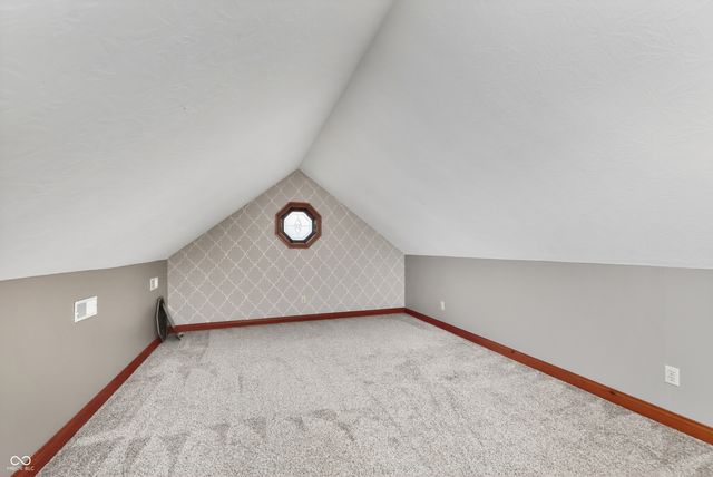 514 Greenland Lane, Yorktown, IN 47396