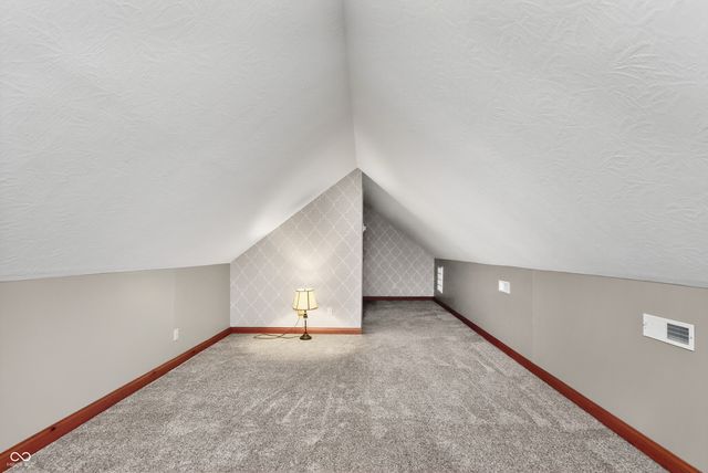 514 Greenland Lane, Yorktown, IN 47396