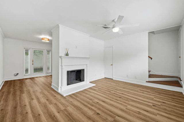 2401 Winsted LN 9, Austin, TX 78703