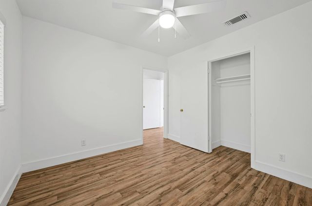 2401 Winsted LN 9, Austin, TX 78703