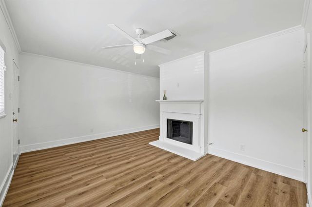 2401 Winsted LN 9, Austin, TX 78703