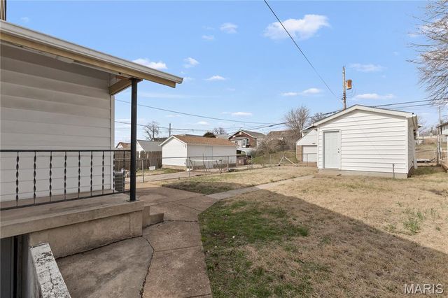 4421 Bingham Avenue, St Louis, MO 63116