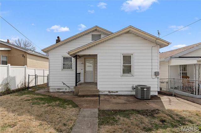 4421 Bingham Avenue, St Louis, MO 63116