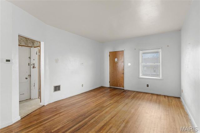 4421 Bingham Avenue, St Louis, MO 63116