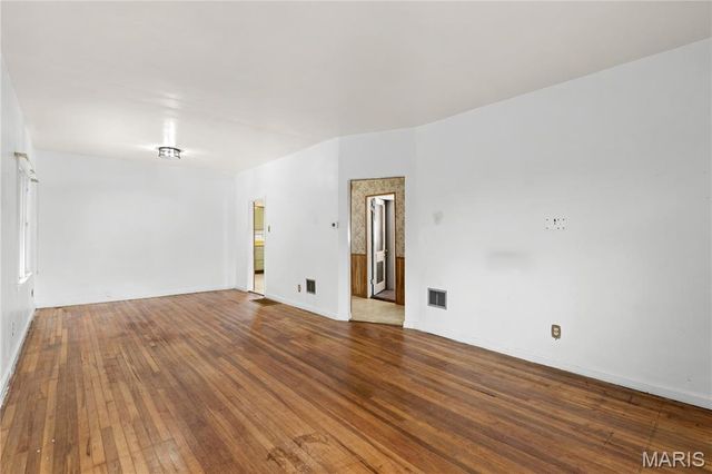 4421 Bingham Avenue, St Louis, MO 63116