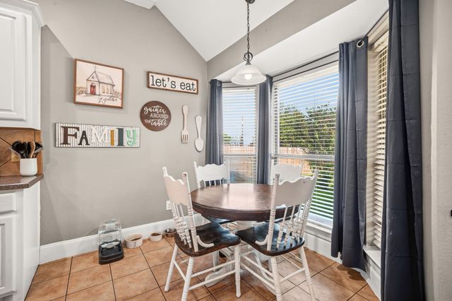 507 Sonny Avenue, Ennis, TX 75119