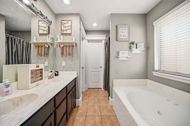 507 Sonny Avenue, Ennis, TX 75119