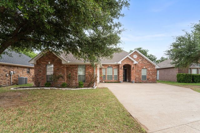 507 Sonny Avenue, Ennis, TX 75119