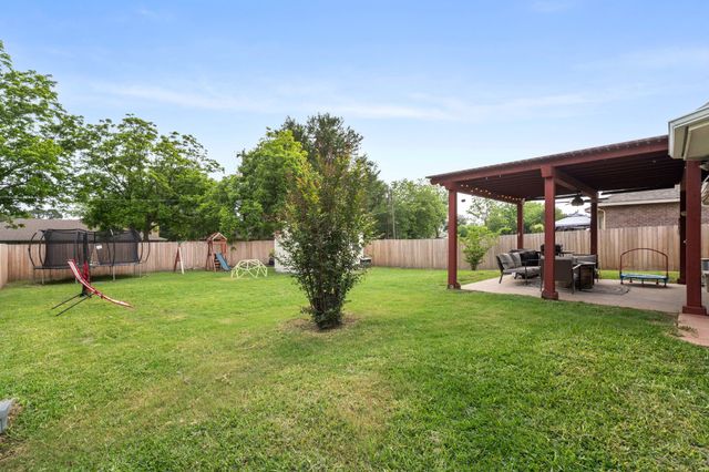507 Sonny Avenue, Ennis, TX 75119