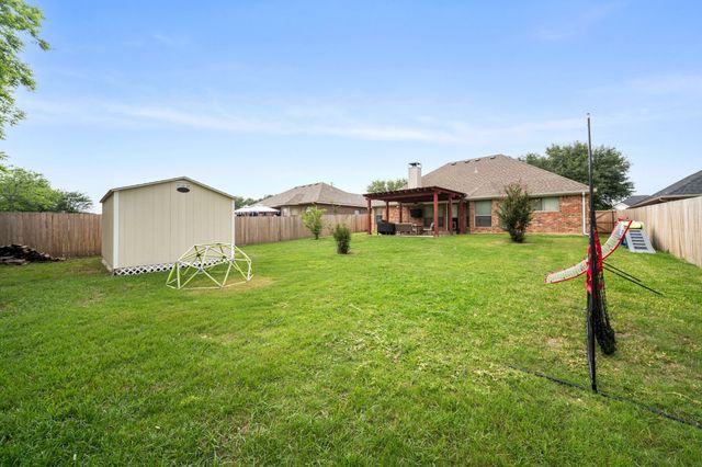 507 Sonny Avenue, Ennis, TX 75119