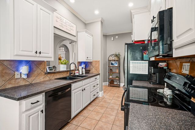 507 Sonny Avenue, Ennis, TX 75119