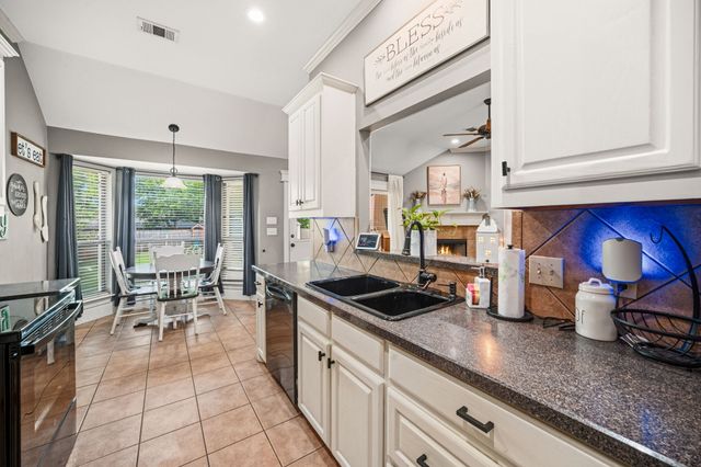 507 Sonny Avenue, Ennis, TX 75119