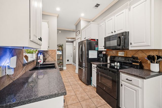 507 Sonny Avenue, Ennis, TX 75119