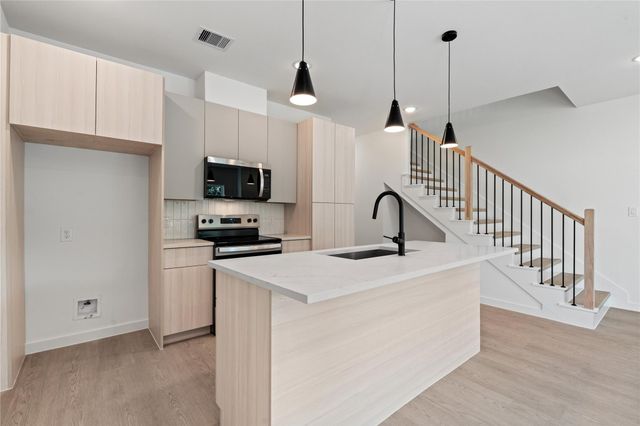 1033 North Lane, Houston, TX 77088