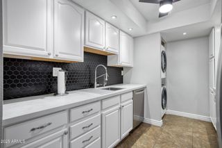 10444 N 69TH Street 201, Paradise Valley, AZ 85253