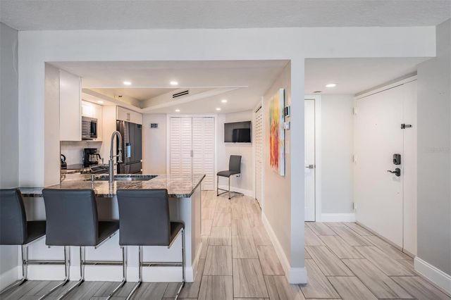 690 ISLAND WAY 607, Clearwater, FL 33767