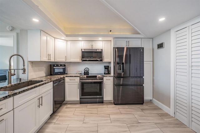 690 ISLAND WAY 607, Clearwater, FL 33767