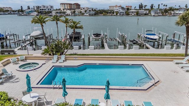 690 ISLAND WAY 607, Clearwater, FL 33767
