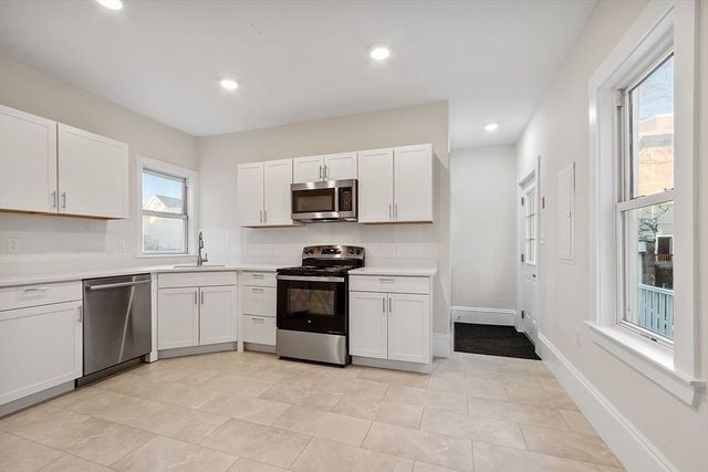 17 Everett Ave, Somerville, MA 02145