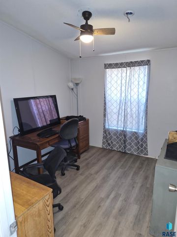 1801 E Sage Pl Place, Sioux Falls, SD 57103